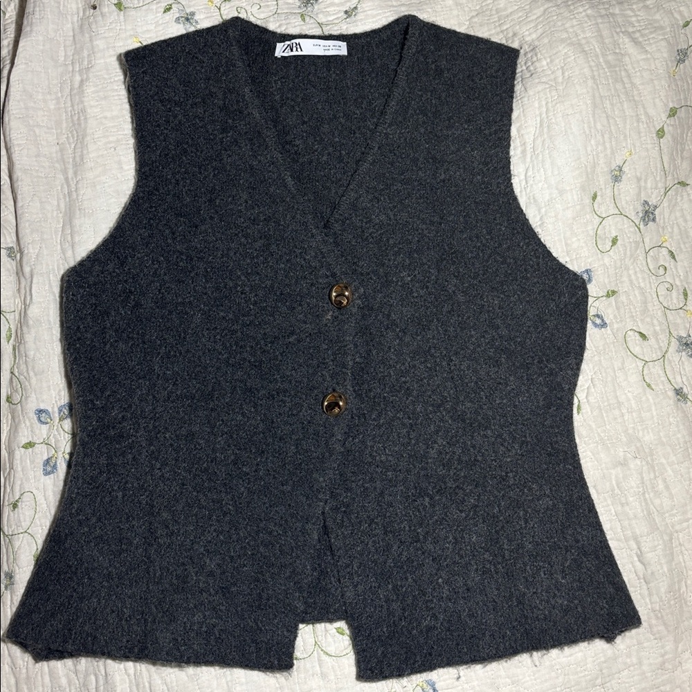 Zara Sleevless Knit Button up Sweater Vest